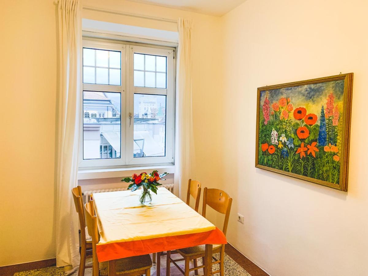 Cozy Center Apartment